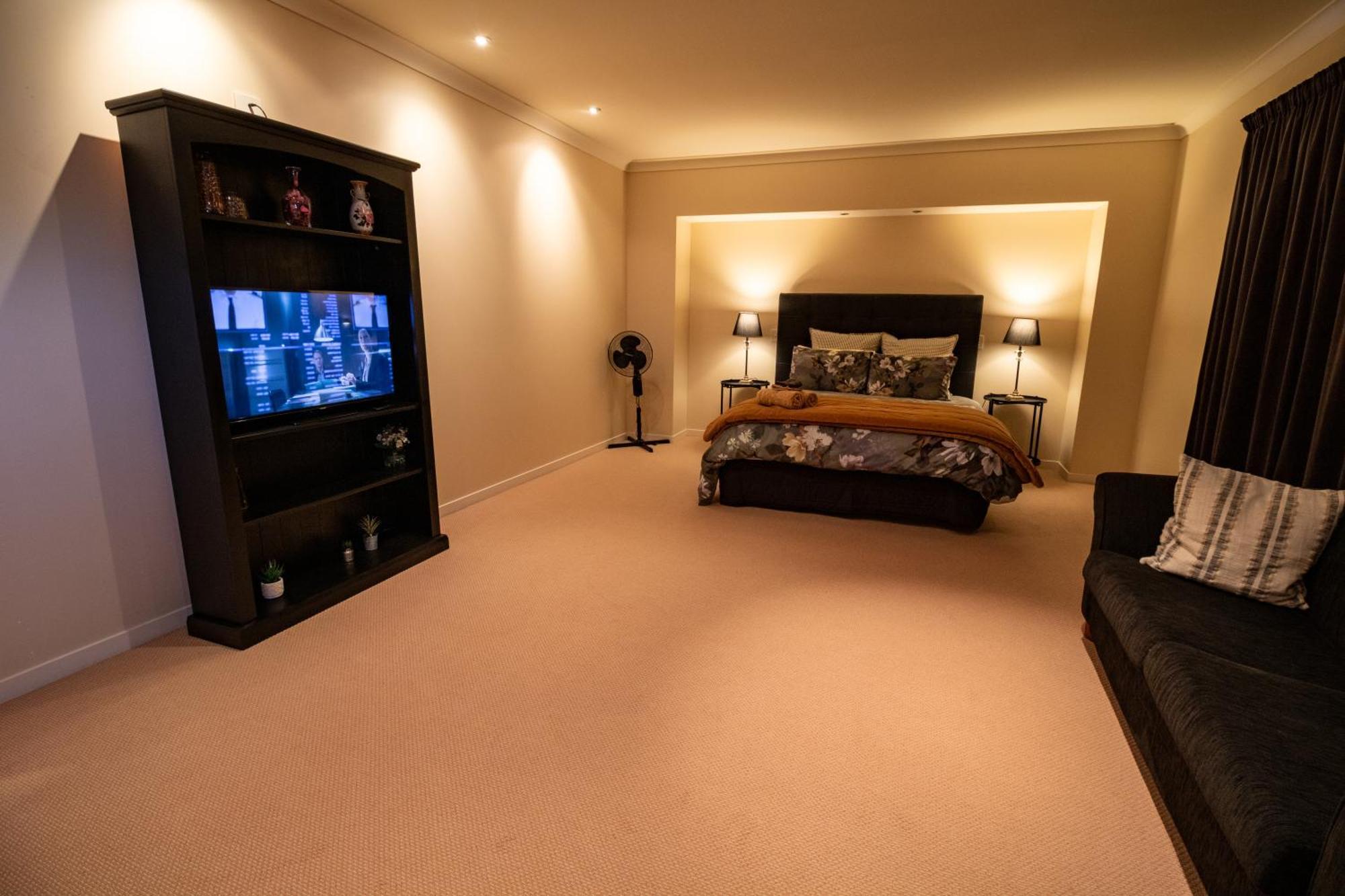 Large Luxury Apartment Located Right In Town Taupo Luaran gambar