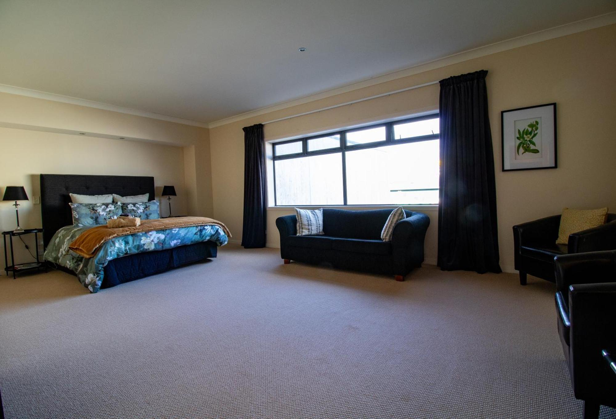Large Luxury Apartment Located Right In Town Taupo Luaran gambar