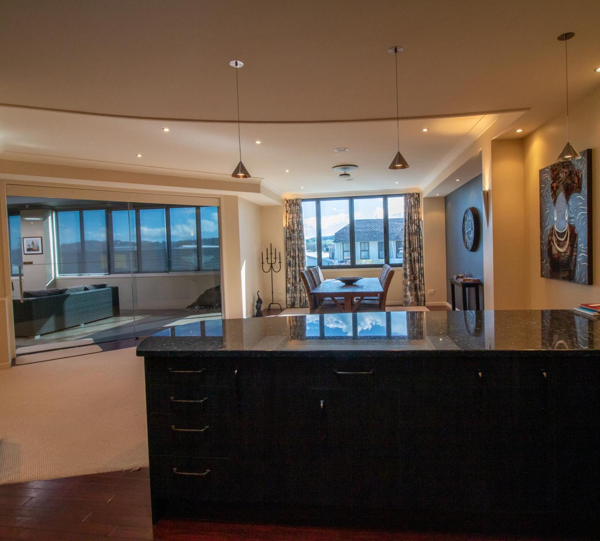 Large Luxury Apartment Located Right In Town Taupo Luaran gambar